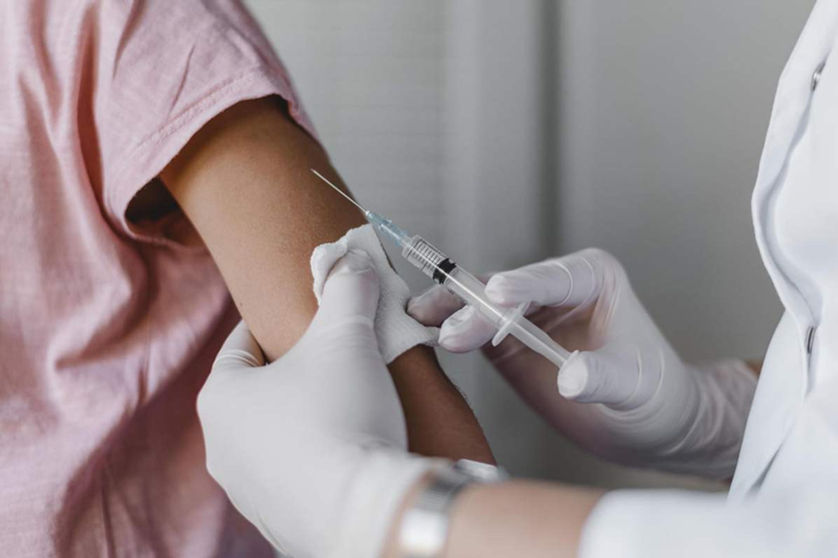Encuesta en farmacias: un 4% de pacientes no se vacunará de la covid-19
